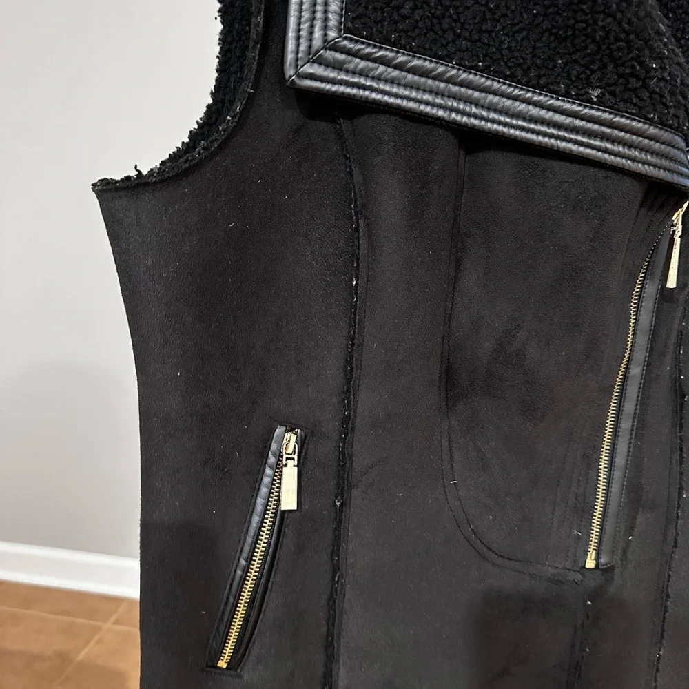 Vince Camuto Black Men's Sleeveless Zip Vest with Shearling Collar